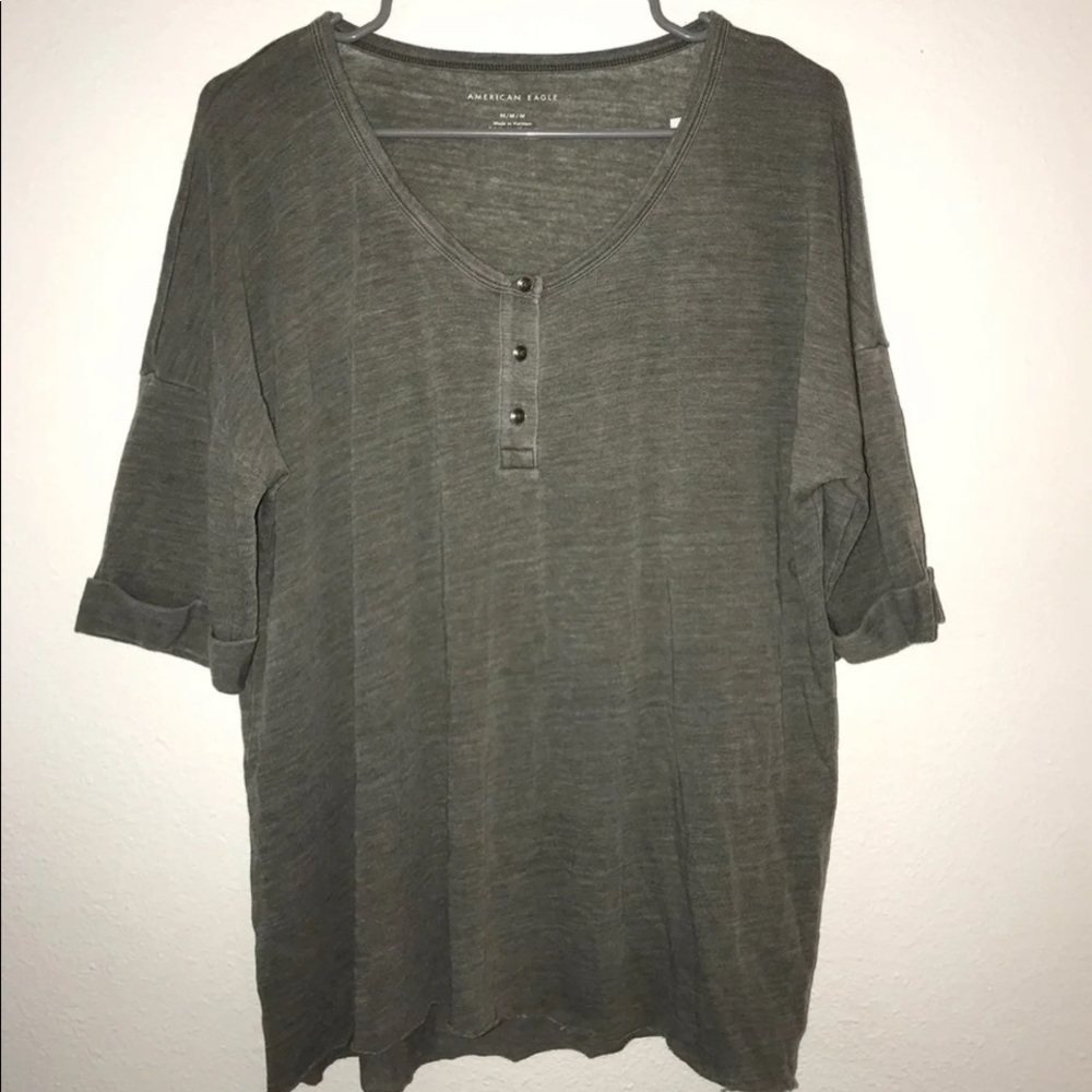 NWT AE Henley Top, Mid Length Sleeves Medium